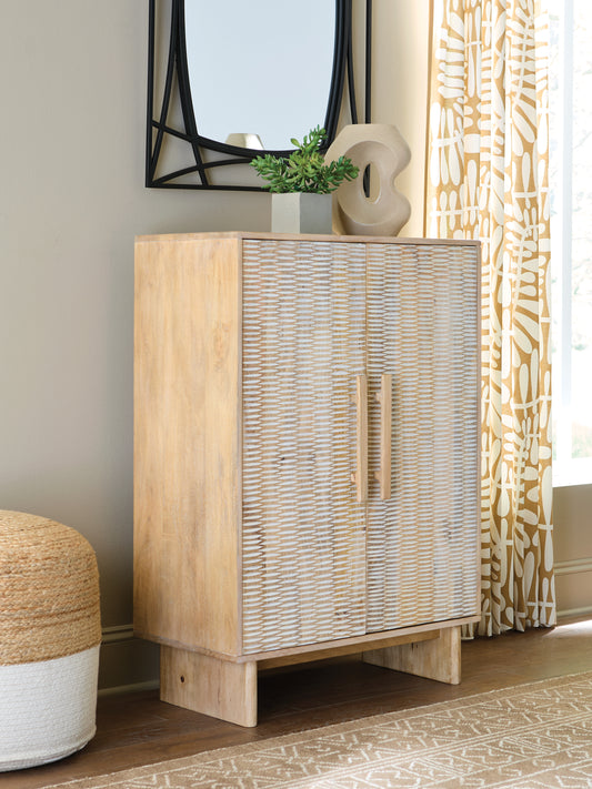 Bradenton Furniture Outlet - Ashley Furniture - Dallinbury Accent Cabinet - Accent Cabinet / Natural/White Wash - A4000696