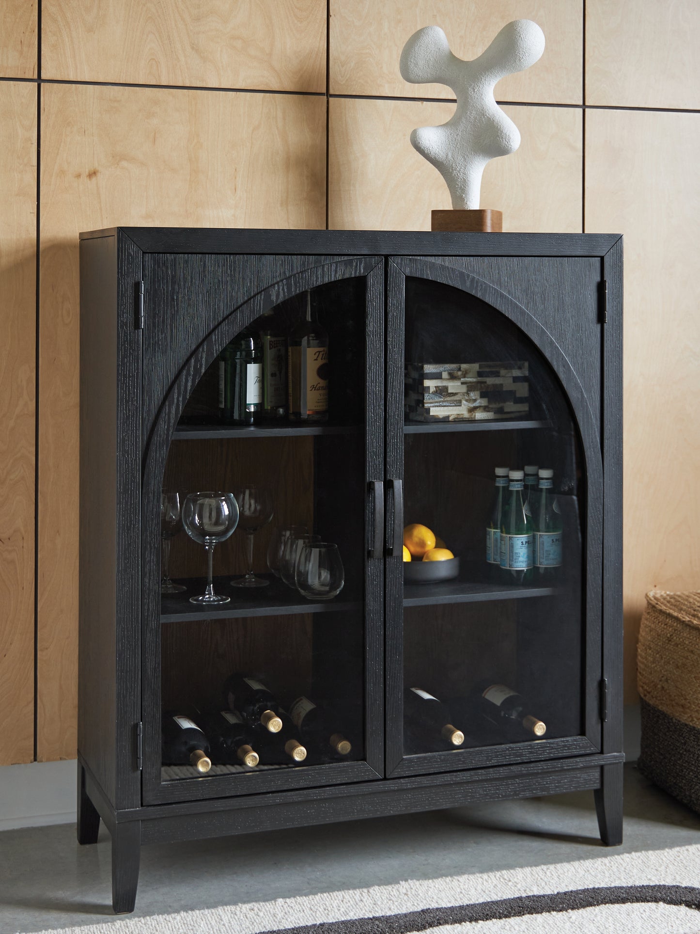 Bradenton Furniture Outlet - Ashley Furniture - Armenleigh Accent Cabinet - Bar Cabinet / Black/Brown - A4000702