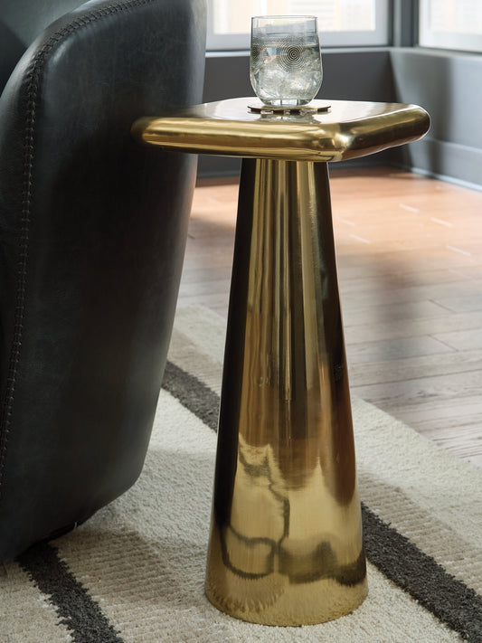 Bradenton Furniture Outlet - Ashley Furniture - Dallenburg Accent Table - Accent Table / Gold Finish - A4000717