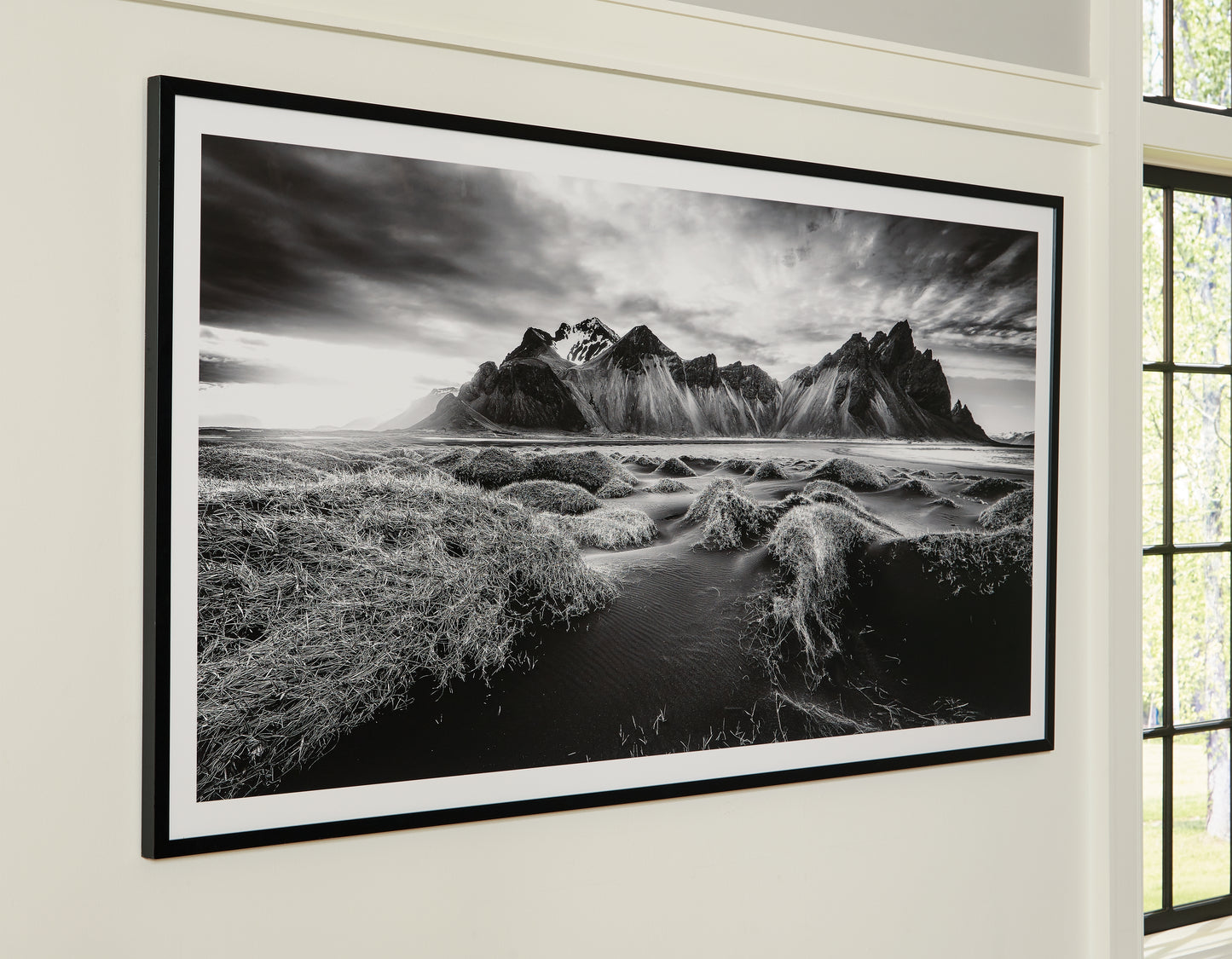 Bradenton Furniture Outlet - Ashley Furniture - Delstone Wall Decor - Wall Art / Black/White - A8000424