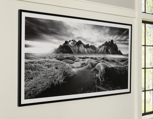 Bradenton Furniture Outlet - Ashley Furniture - Delstone Wall Decor - Wall Art / Black/White - A8000424