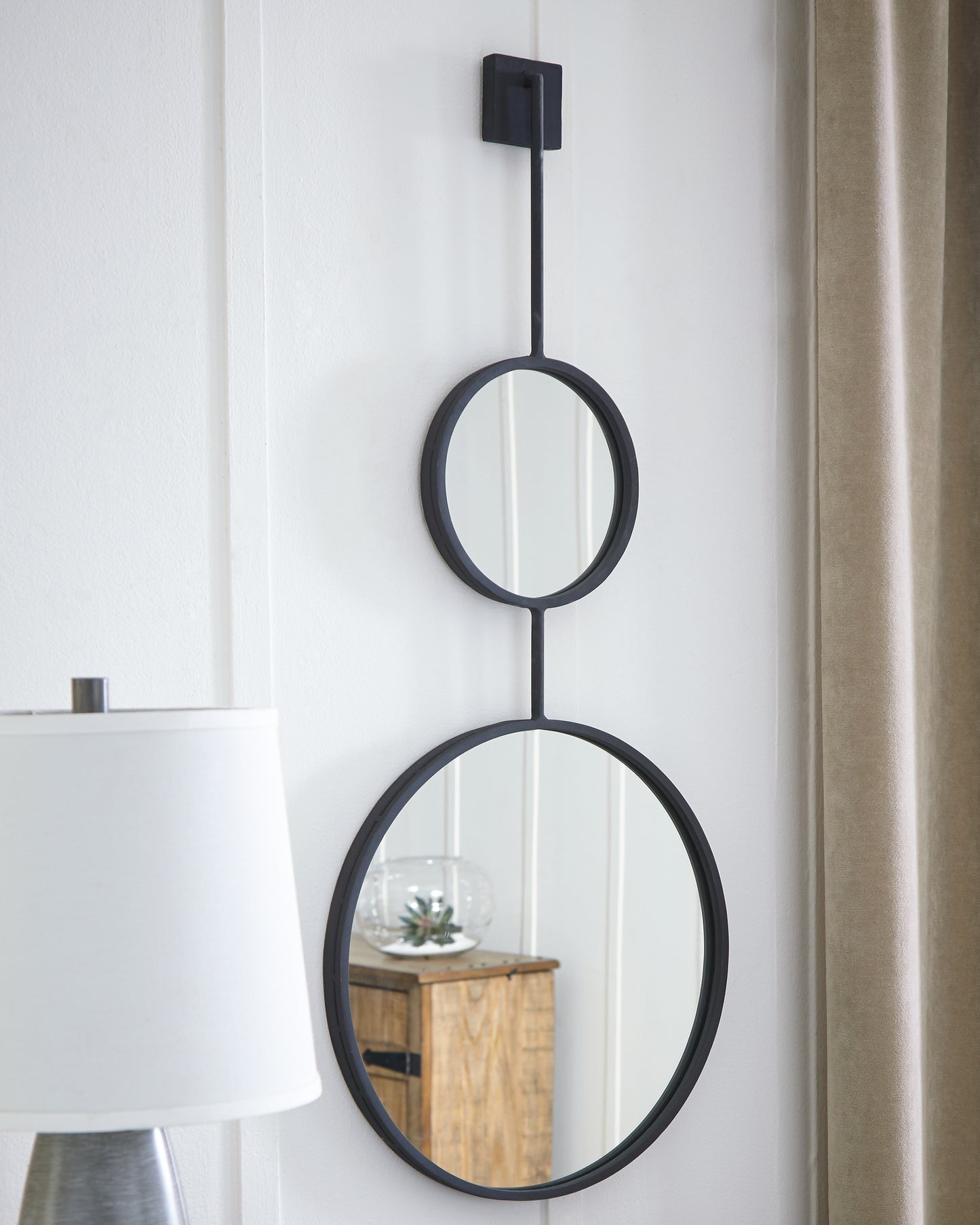 Bradenton Furniture Outlet - Ashley Furniture - Brewer Mirror - Accent Mirror / Black - A8010166