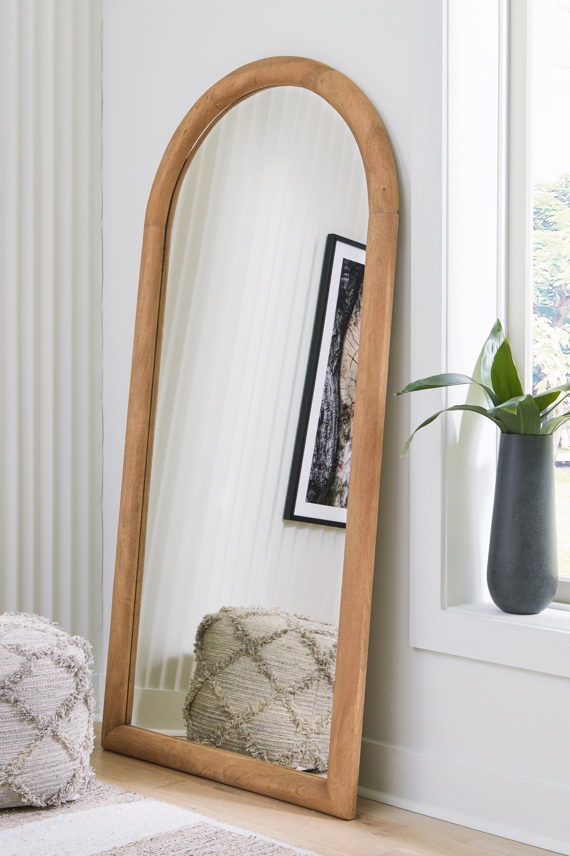 Bradenton Furniture Outlet - Ashley Furniture - Dairville Mirror - Floor Mirror / Brown - A8010323