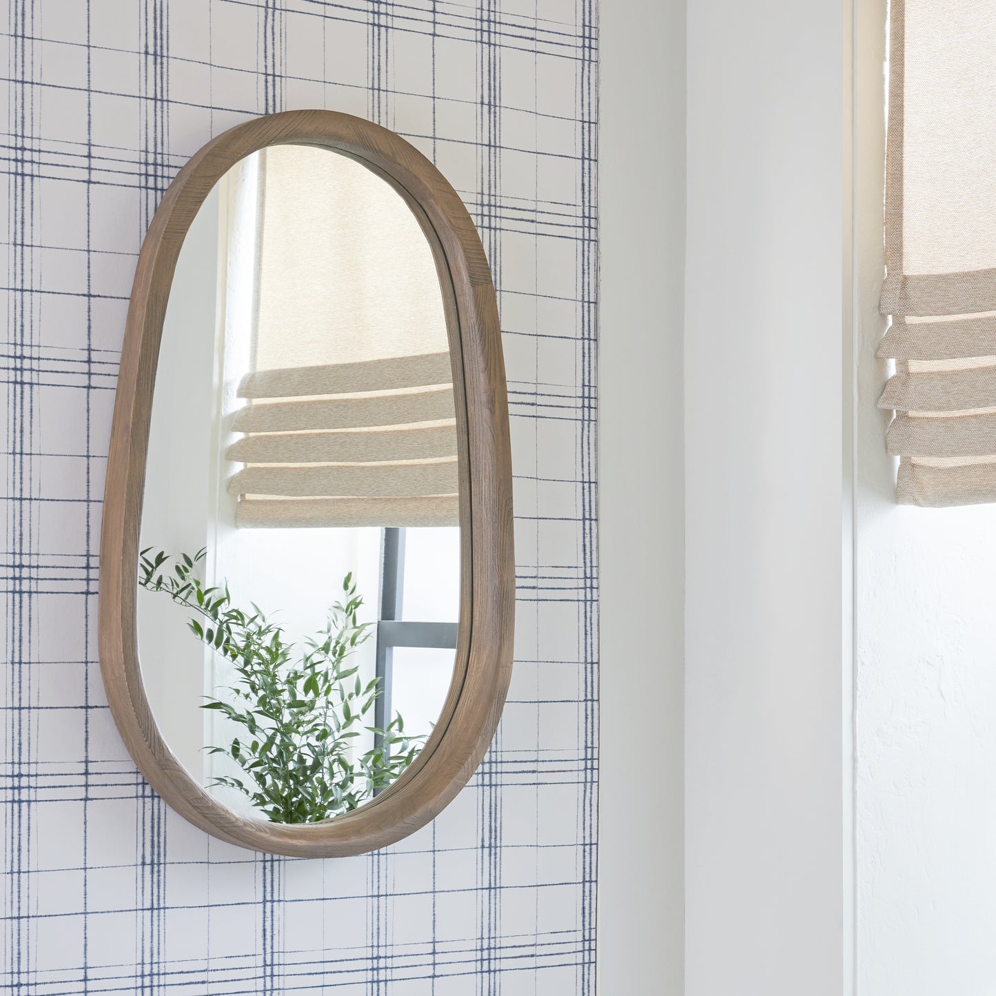 Bradenton Furniture Outlet - Ashley Furniture - Aarilynn Mirror - Accent Mirror / Antique Brown - A8010329