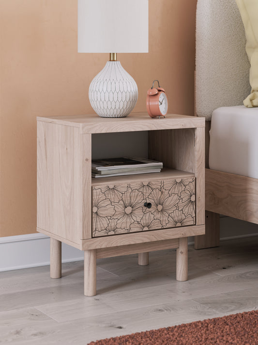 Bradenton Furniture Outlet - Ashley Furniture - Arloster Bedroom - Dresser and Mirror / Tan - PCB1566B1