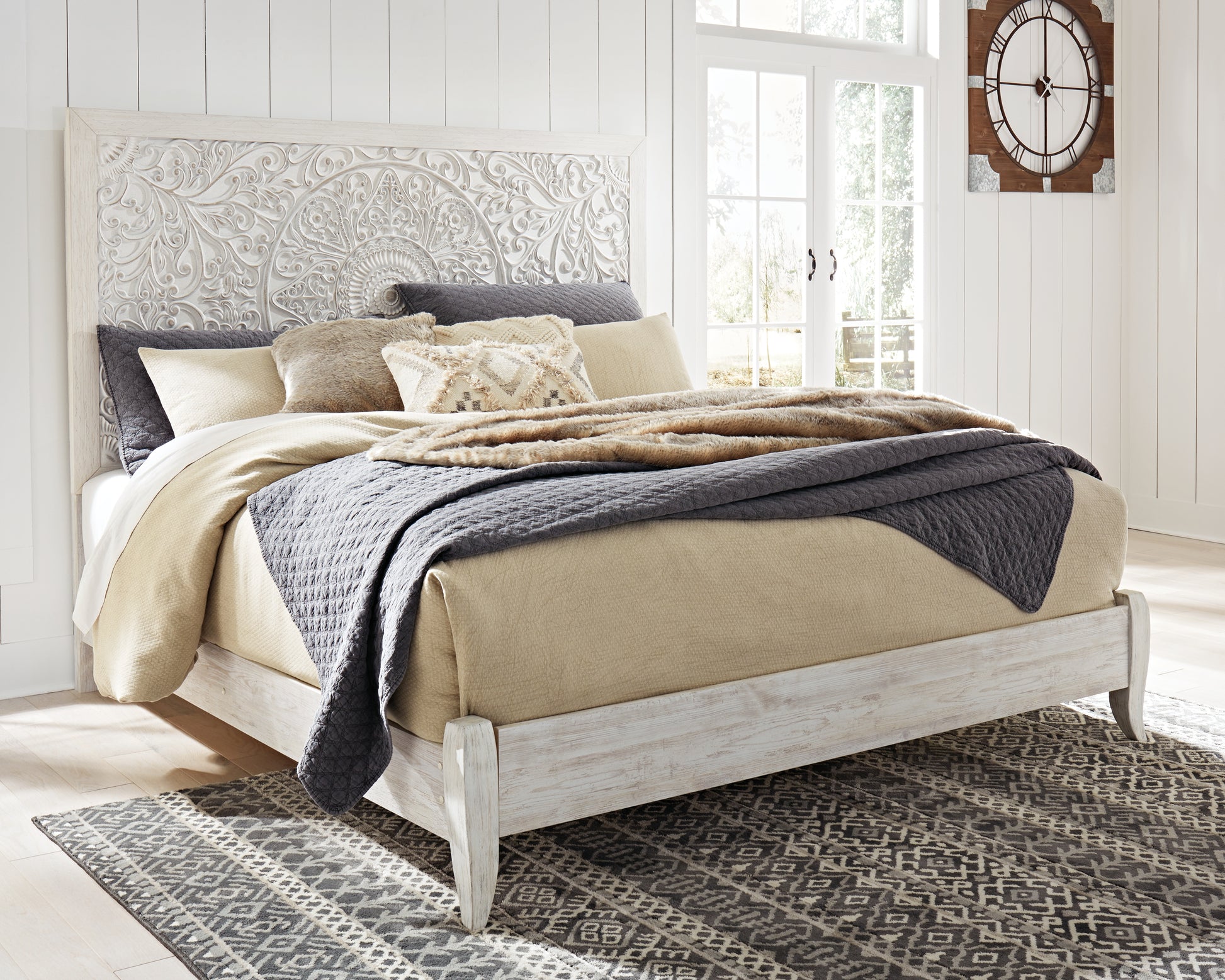 Bradenton Furniture Outlet - Ashley Furniture - Paxberry Bedroom - King Panel Bed / Whitewash - B181B10