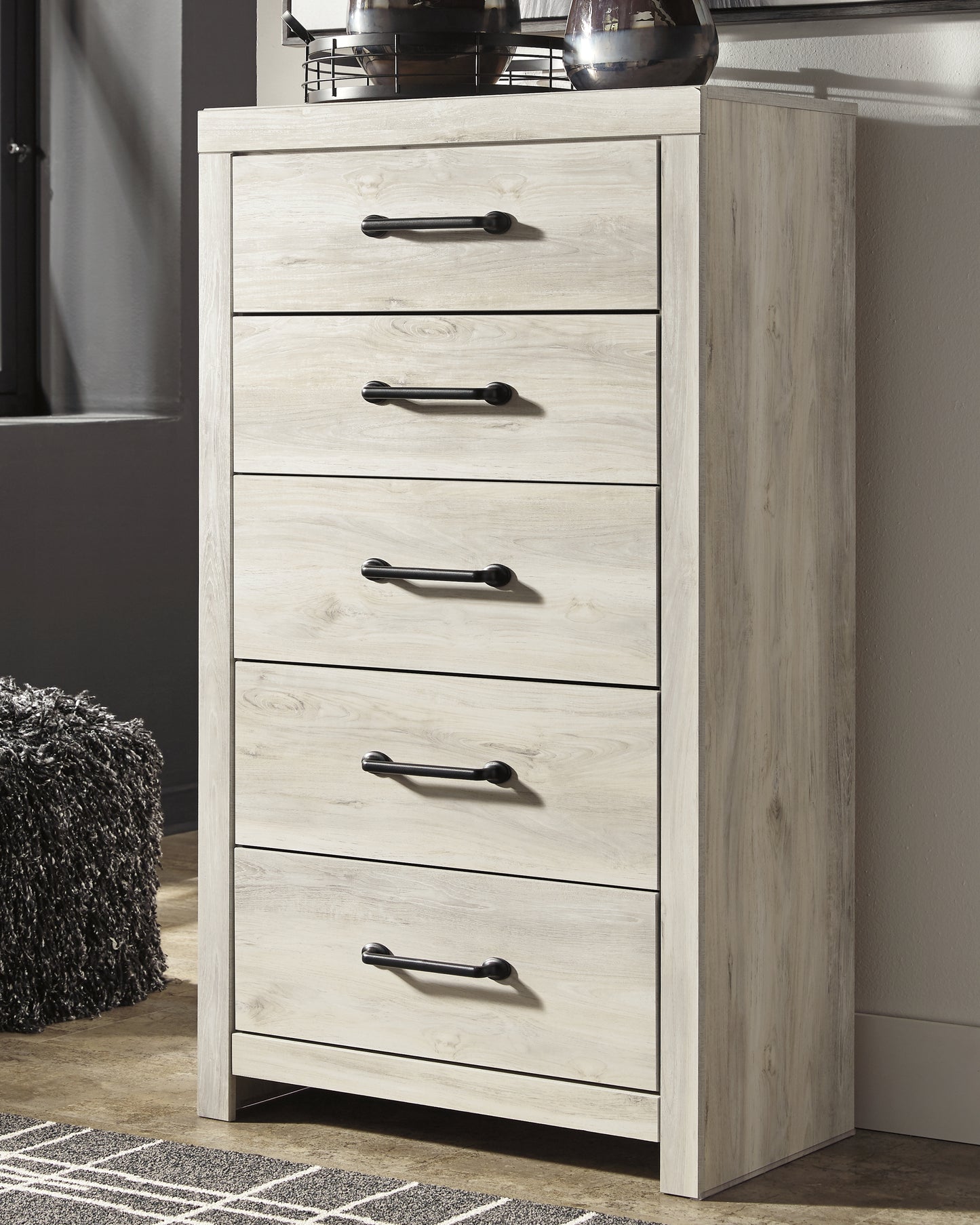 Bradenton Furniture Outlet - Ashley Furniture - Cambeck Bedroom - Five Drawer Chest / Whitewash - B192-46