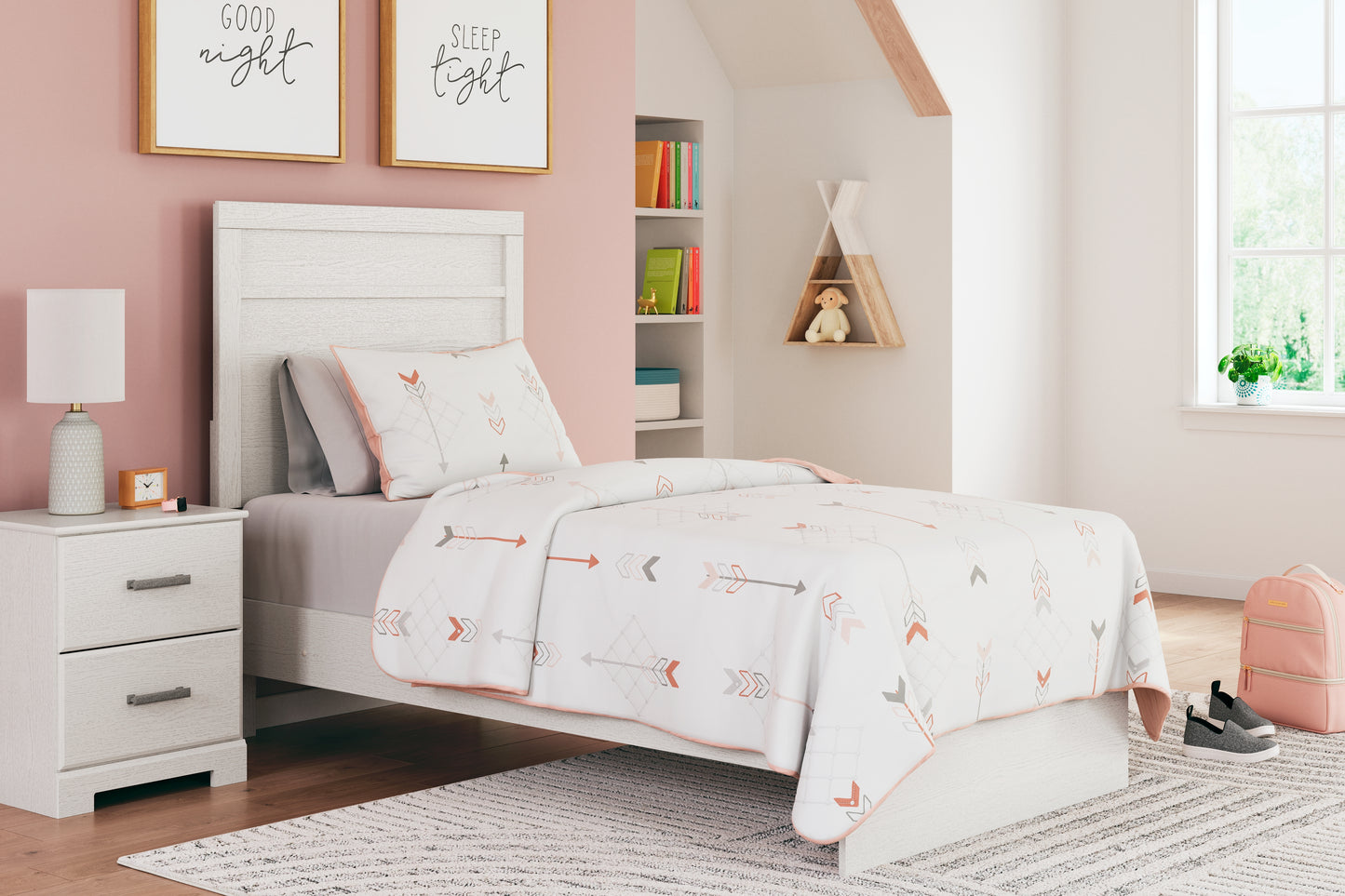 Bradenton Furniture Outlet - Ashley Furniture - Stelsie Bedroom - Twin Panel Bed / White - B2588B12