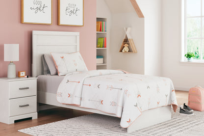 Bradenton Furniture Outlet - Ashley Furniture - Stelsie Bedroom - Twin Panel Bed / White - B2588B12