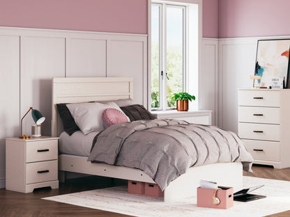 Bradenton Furniture Outlet - Ashley Furniture - Stelsie Bedroom - Full Panel Bed / White - B2588B4