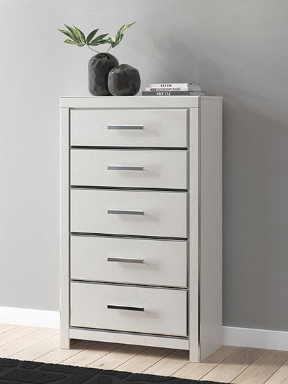Bradenton Furniture Outlet - Ashley Furniture - Zuraleus Bedroom - Five Drawer Chest / White - PCB3381-46