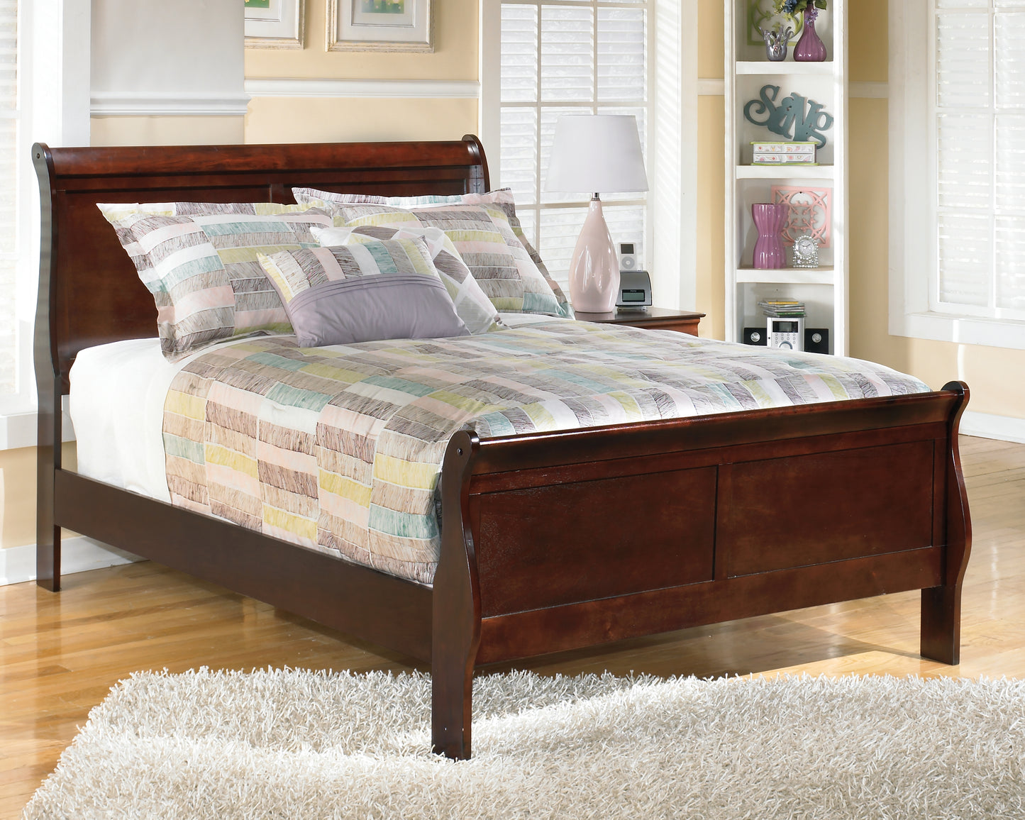 Bradenton Furniture Outlet - Ashley Furniture - Alisdair Bedroom - Full Sleigh Bed / Reddish Brown - B376B4