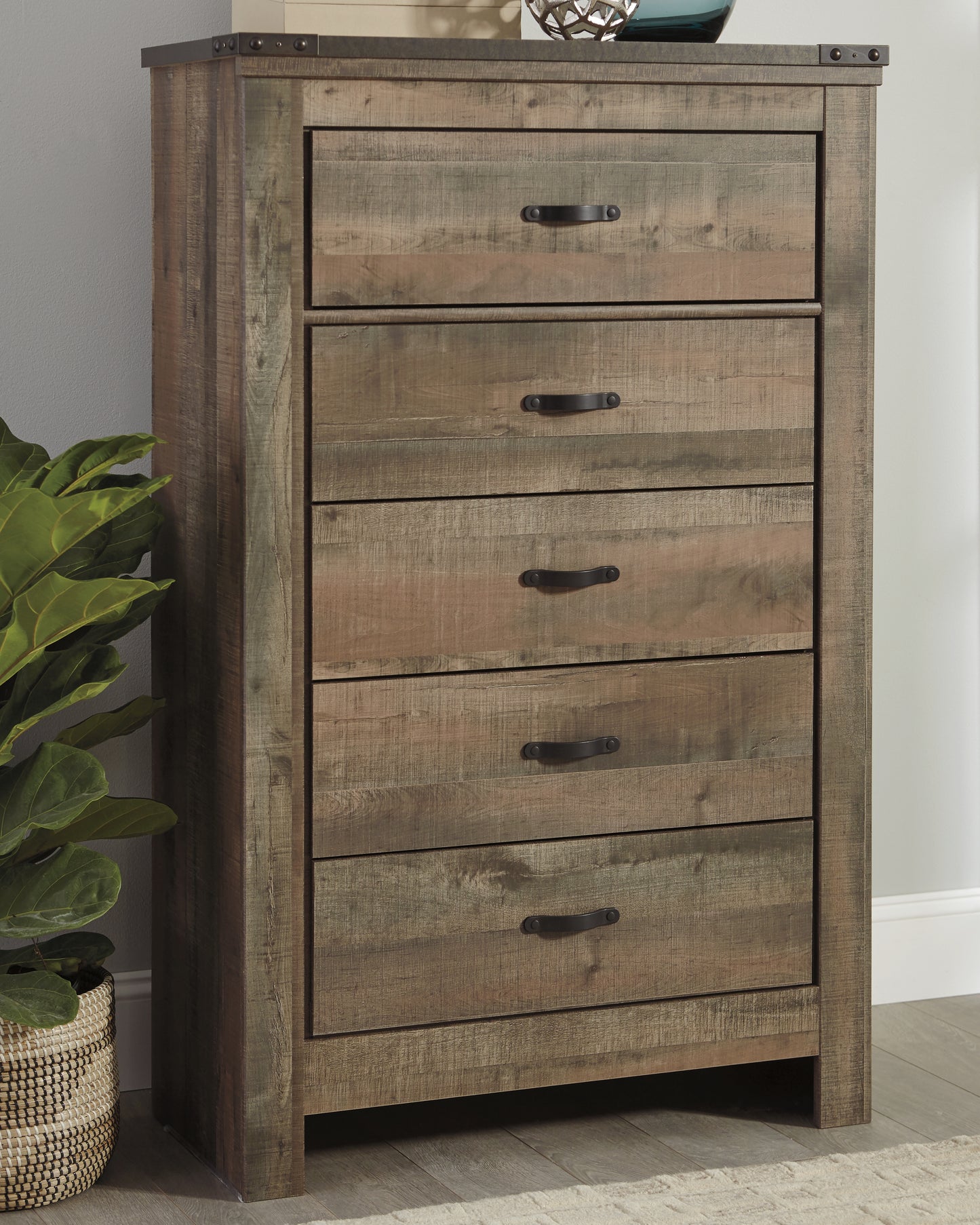 Bradenton Furniture Outlet - Ashley Furniture - Trinell Bedroom - Five Drawer Chest / Brown - B446-46