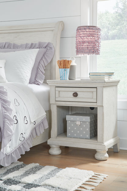 Bradenton Furniture Outlet - Ashley Furniture - Robbinsdale Bedroom - One Drawer Night Stand / Antique White - B742-91