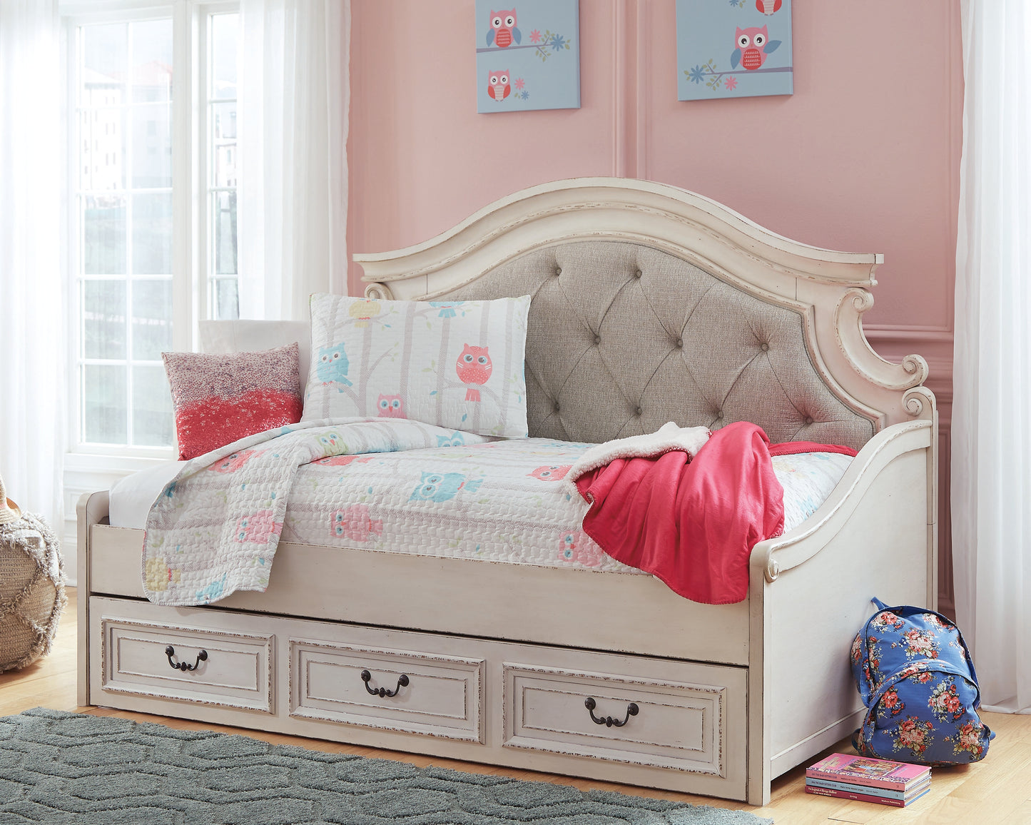 Bradenton Furniture Outlet - Ashley Furniture - Realyn Bedroom - Twin Day Bed with 1 Large Storage Drawer / Chipped White - B743B15