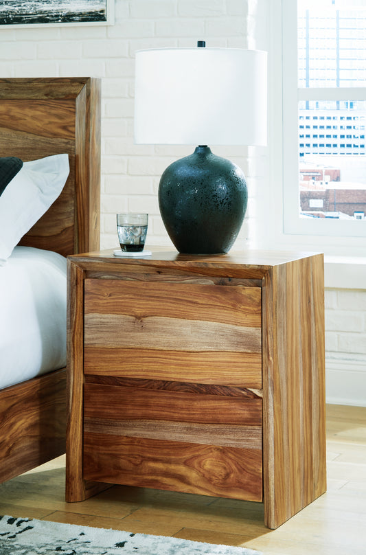 Bradenton Furniture Outlet - Ashley Furniture - Dressonni Bedroom - California King Panel Bed / Brown - B790B5