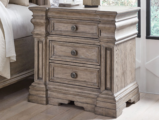 Bradenton Furniture Outlet - Ashley Furniture - Blairhurst Bedroom - King Panel Bed / Light Grayish Brown - B916B4