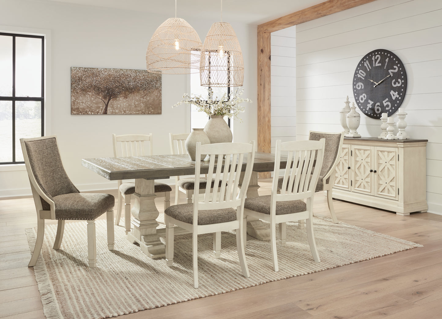 Bradenton Furniture Outlet - Ashley Furniture - Bolanburg Dining Room - Extension Dining Table / Antique White - D647D17