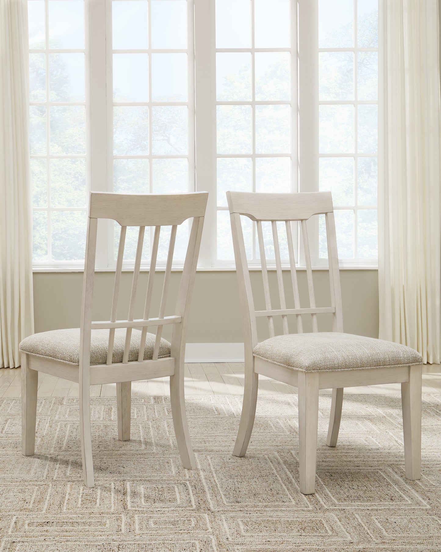 Bradenton Furniture Outlet - Ashley Furniture - Shaybrock Dining Room - Dining Chair (Set of 2) / Multi - D683-02X2