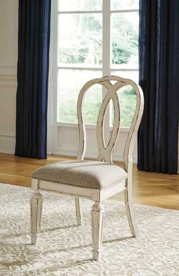 Bradenton Furniture Outlet - Ashley Furniture - Realyn Dining Room - Dining Chair (Set of 2) / Chipped White - D743-02X2