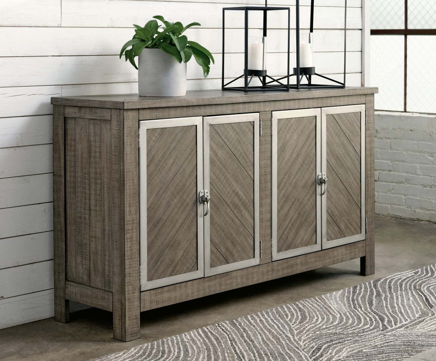 Bradenton Furniture Outlet - Ashley Furniture - Krystanza Dining Room - Rectangular Dining Room Table / Weathered Gray - D766-25