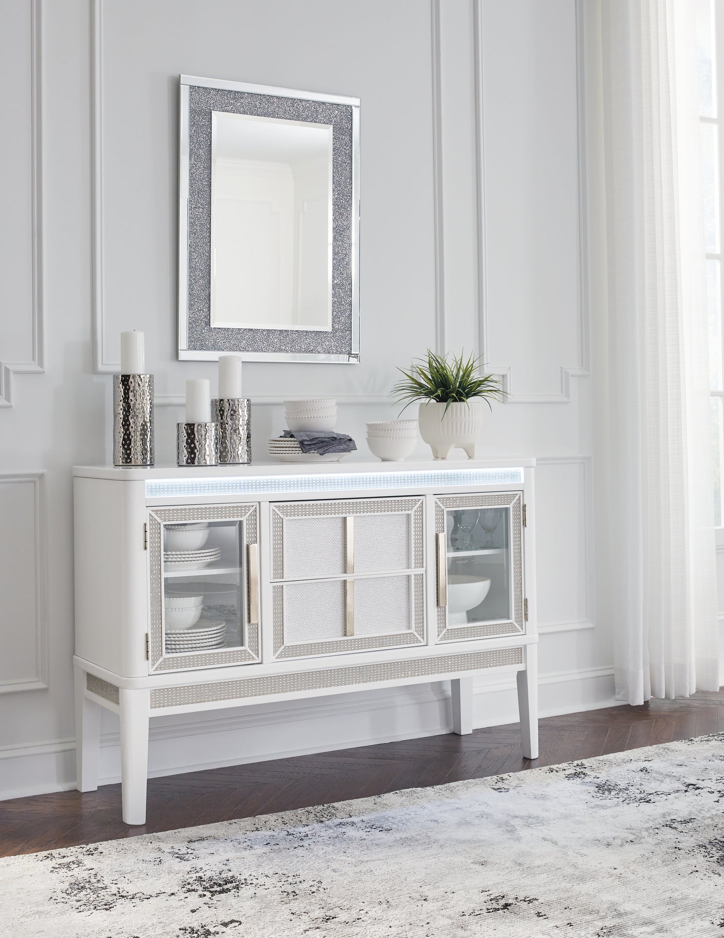 Bradenton Furniture Outlet - Ashley Furniture - Chalanna Dining Room - Dining Room Server / White - D822-60