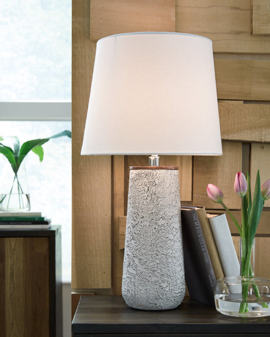 Bradenton Furniture Outlet - Ashley Furniture - Chaston Lighting - Metal Table Lamp (Set of 2) / Antique Bronze Finish - L204474
