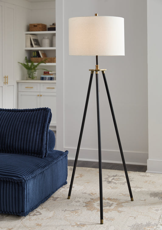 Bradenton Furniture Outlet - Ashley Furniture - Cashner Lighting - Metal Floor Lamp (1/CN) / Black/Gold Finish - L206101