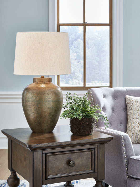 Bradenton Furniture Outlet - Ashley Furniture - Madney Lighting - 2-Piece Lamp Set / Antique Gold Finish - L207494X2