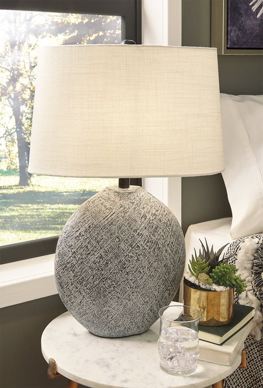 Bradenton Furniture Outlet - Ashley Furniture - Harif Lighting - Table Lamp (Set of 2) / Black - L235624X2