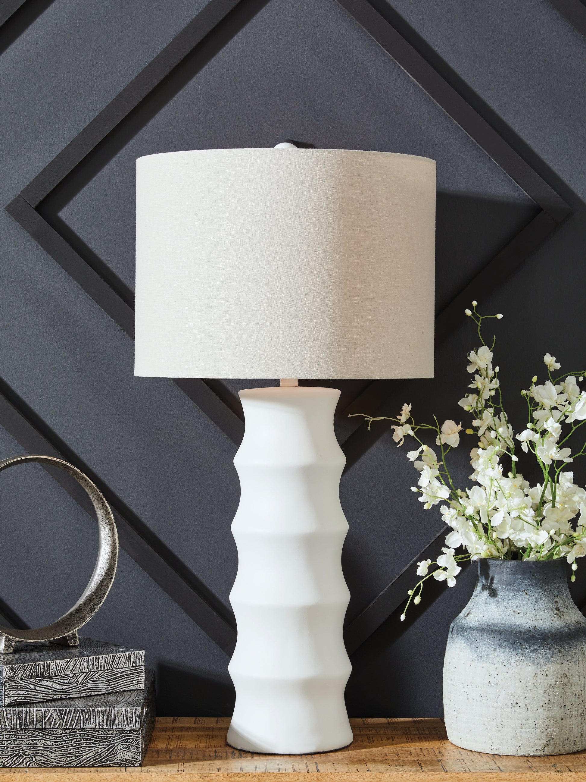 Bradenton Furniture Outlet - Ashley Furniture - Veraleigh Lighting - Poly Table Lamp (1/CN) / White - L235854