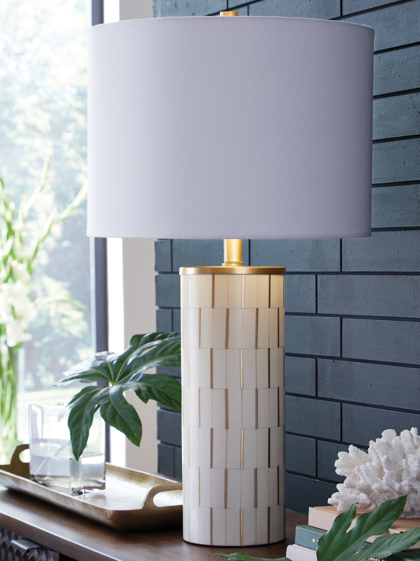 Bradenton Furniture Outlet - Ashley Furniture - Faridworth Lighting - Poly Table Lamp (1/CN) / White/Gold Finish - L235954