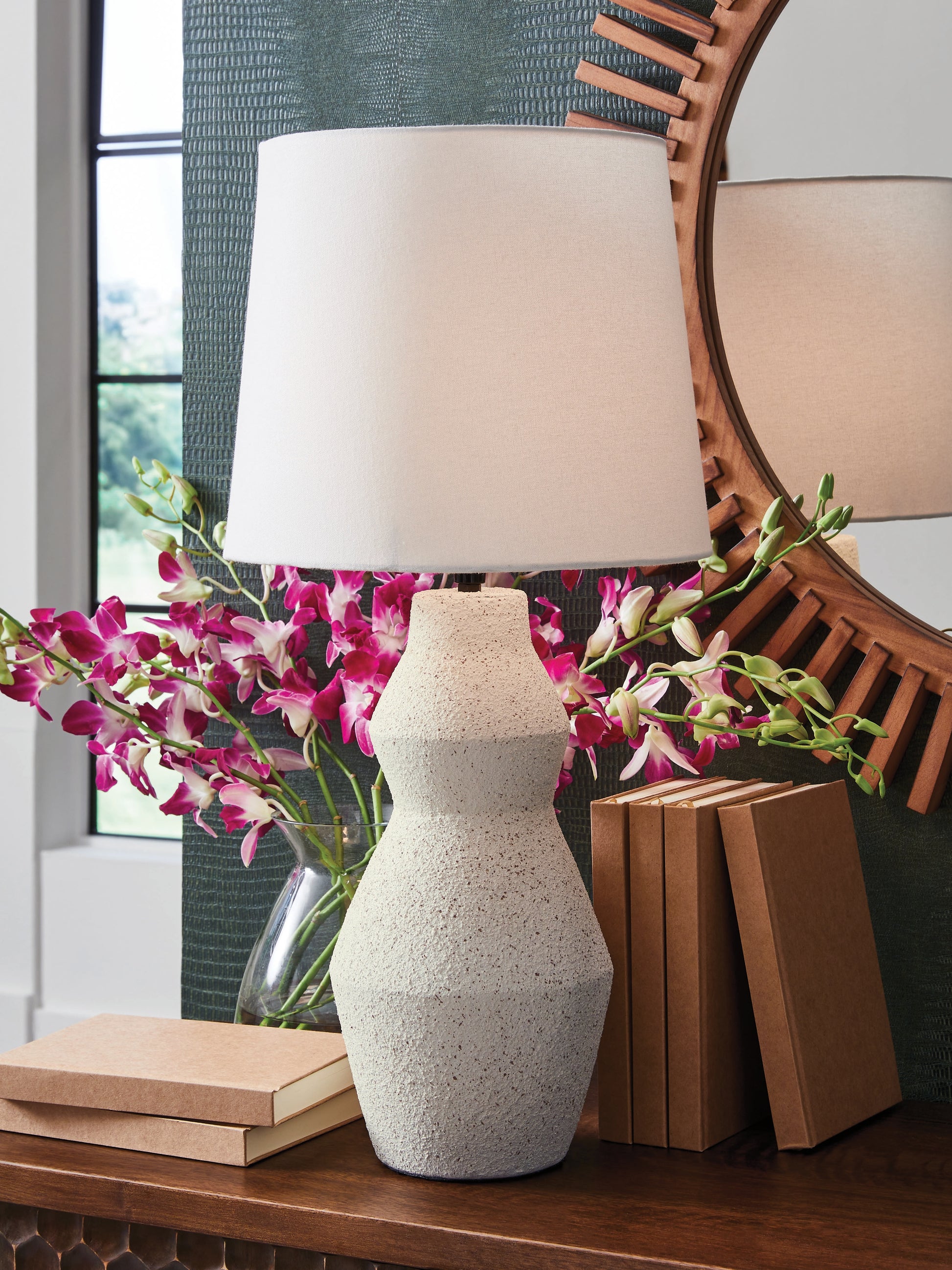 Bradenton Furniture Outlet - Ashley Furniture - Dawthorne Lighting - Paper Table Lamp (1/CN) / Cream - L236034