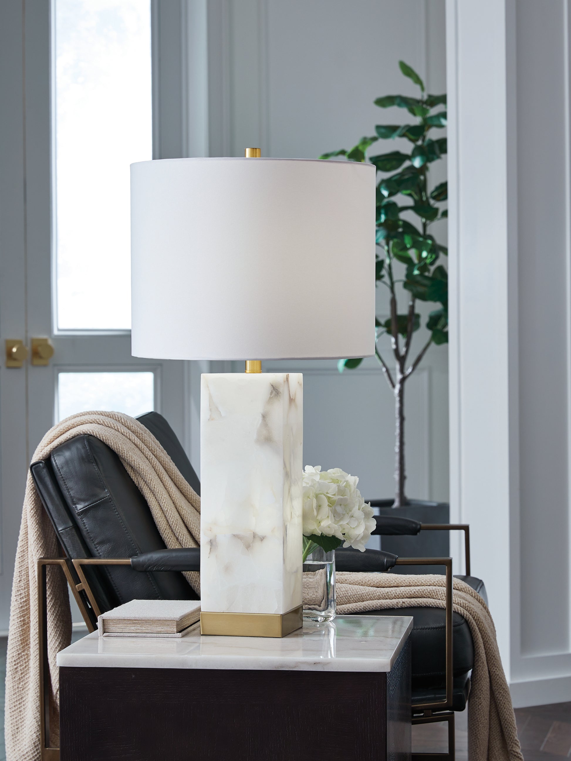 Bradenton Furniture Outlet - Ashley Furniture - Linderfield Lighting - Alabaster Table Lamp (1/CN) / White/Gold Finish - L429094