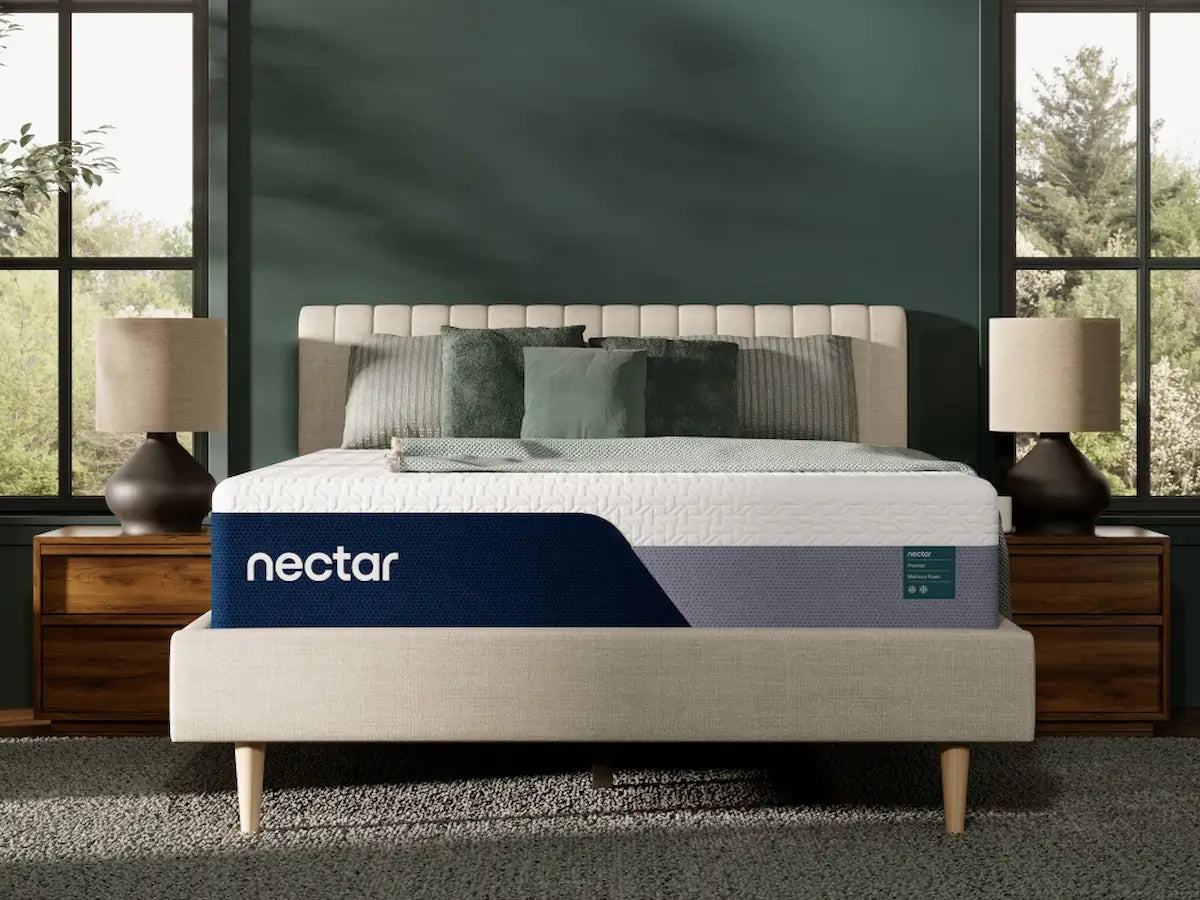 Bradenton Furniture Outlet - Ashley Furniture - Nectar Premier Memory Foam 5.1 Mattresses - Full / White - M12621