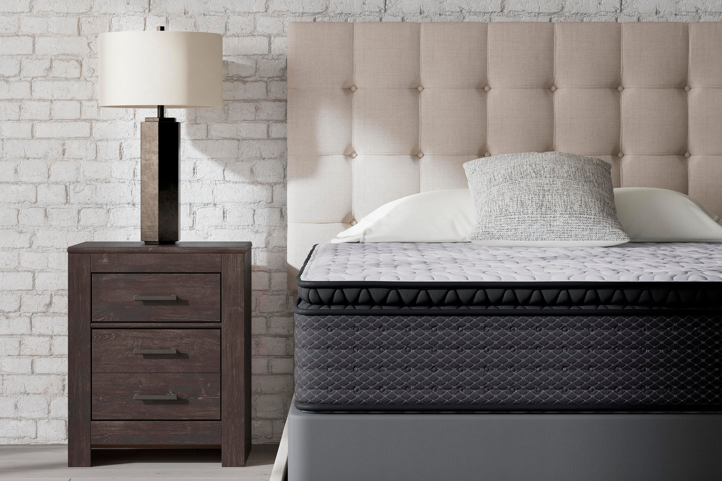 Bradenton Furniture Outlet - Ashley Furniture - Anniversary Edition Pillowtop Mattresses - Queen - M42231