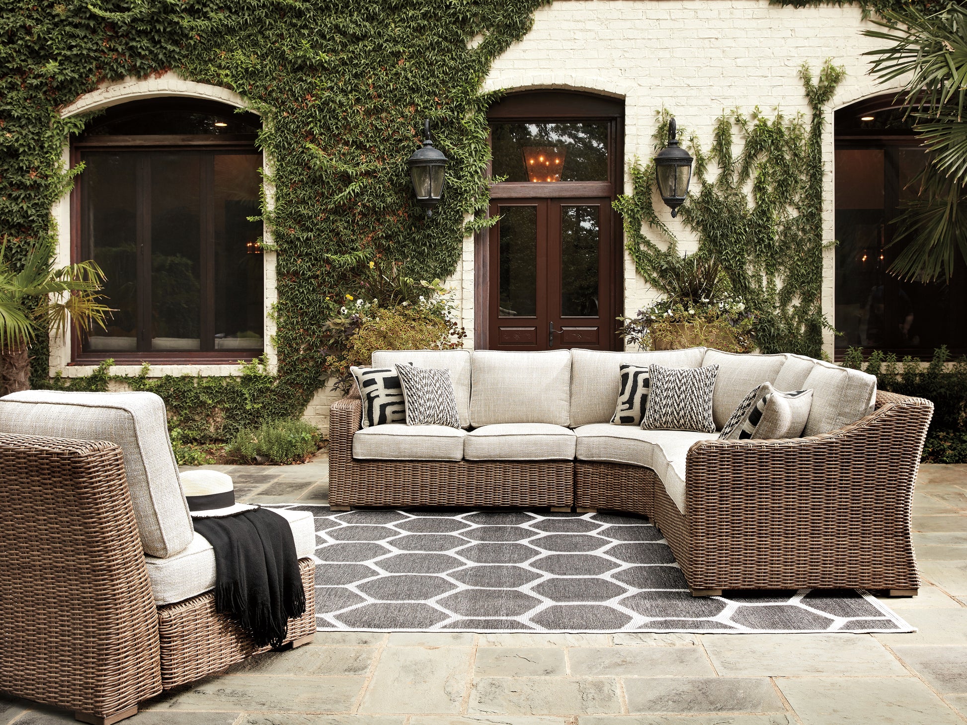 Bradenton Furniture Outlet - Ashley Furniture - Beachcroft Outdoor - 5-Piece Outdoor Seating Set / Beige - P791P8