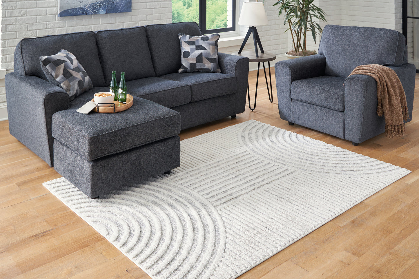 Bradenton Furniture Outlet - Ashley Furniture - Lambworth Rug - 7'10" x 10' Rug / Gray/Cream - R405341