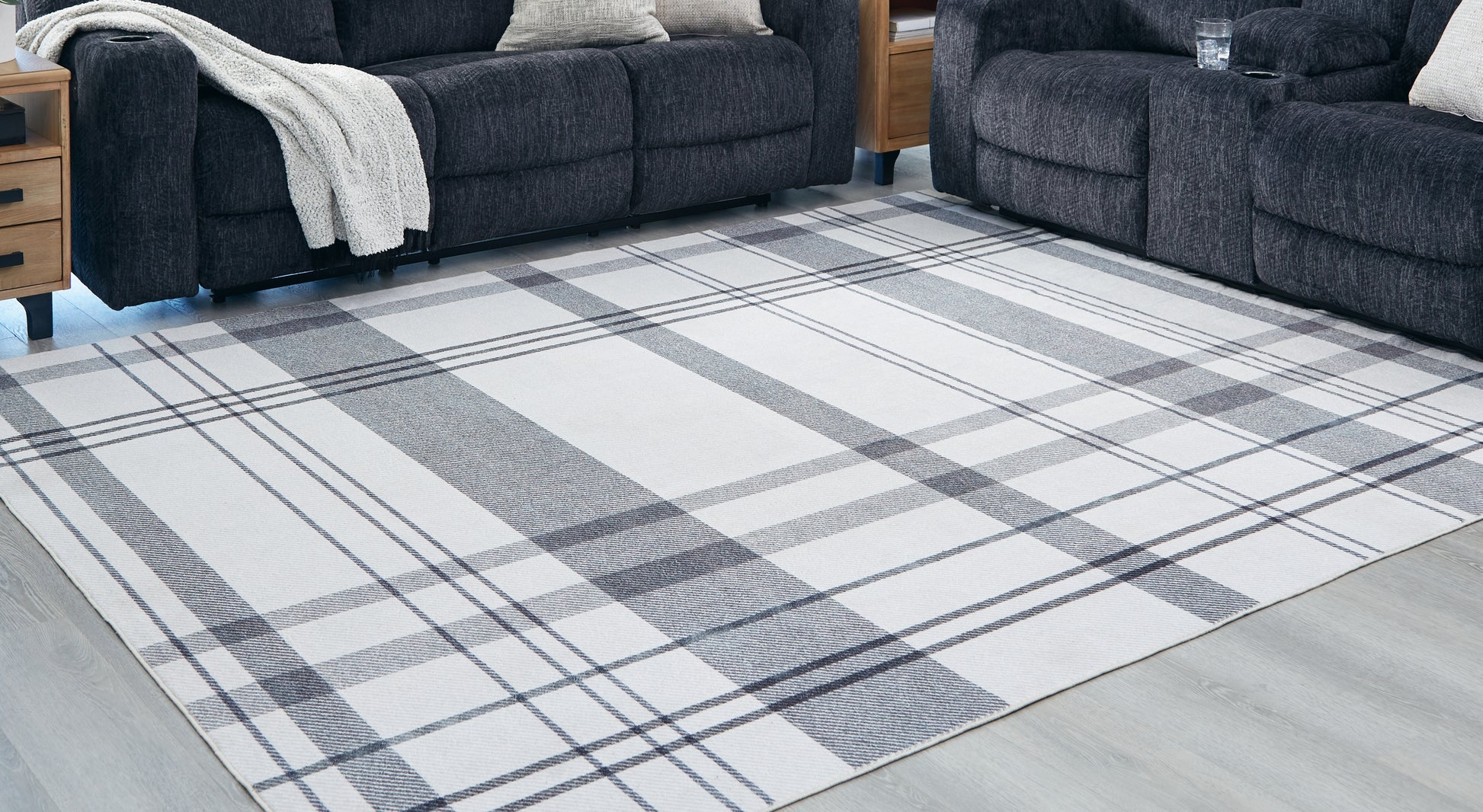 Bradenton Furniture Outlet - Ashley Furniture - Kaidlow Rug - 7'7" x 9'8" Washable Rug / Gray/Cream - R405911
