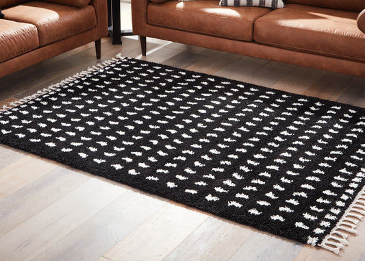 Bradenton Furniture Outlet - Ashley Furniture - Minston Rug - 5' x 7' Rug / Black/White - R405952