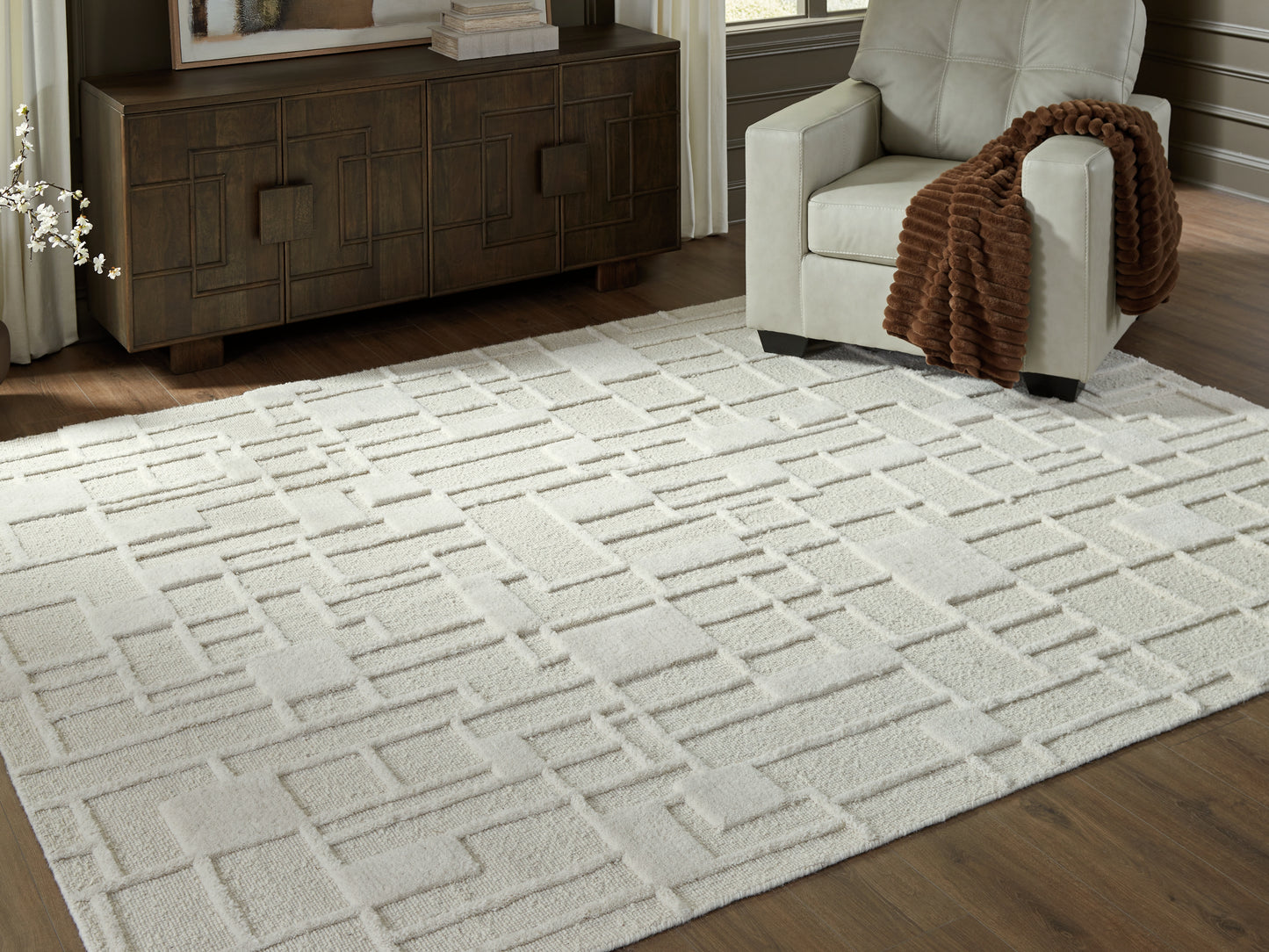 Bradenton Furniture Outlet - Ashley Furniture - Empriss Rug - 7'8" x 10' Area Rug / Ivory - R407621