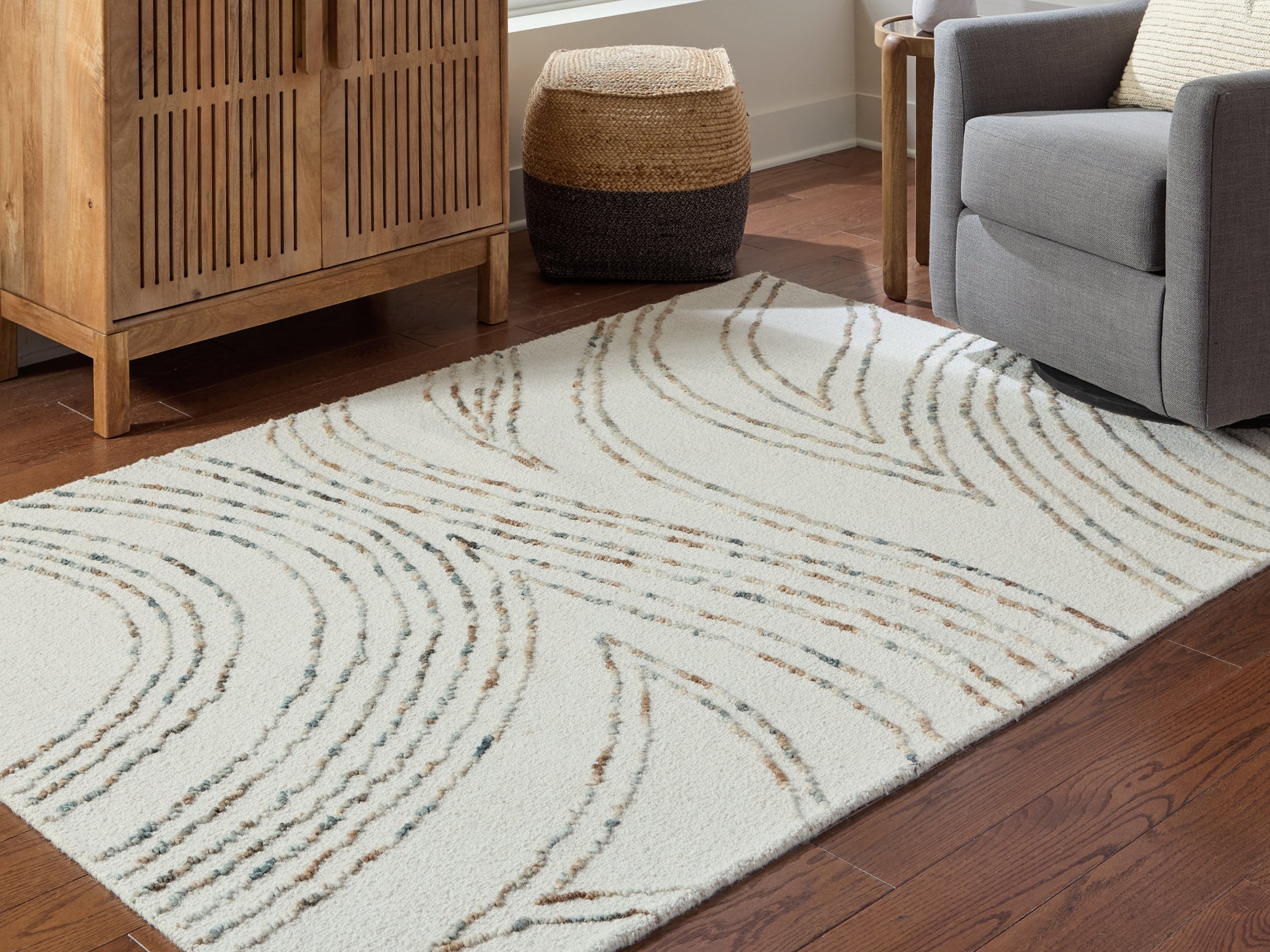 Bradenton Furniture Outlet - Ashley Furniture - Deenbury Rug - 7'8" x 10' Area Rug / Ivory/Green/Brown - R407861