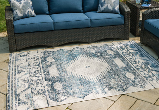 Bradenton Furniture Outlet - Ashley Furniture - Daddridge Rug - 8' x 10' Rug / Blue/Gray/Ivory - R900101