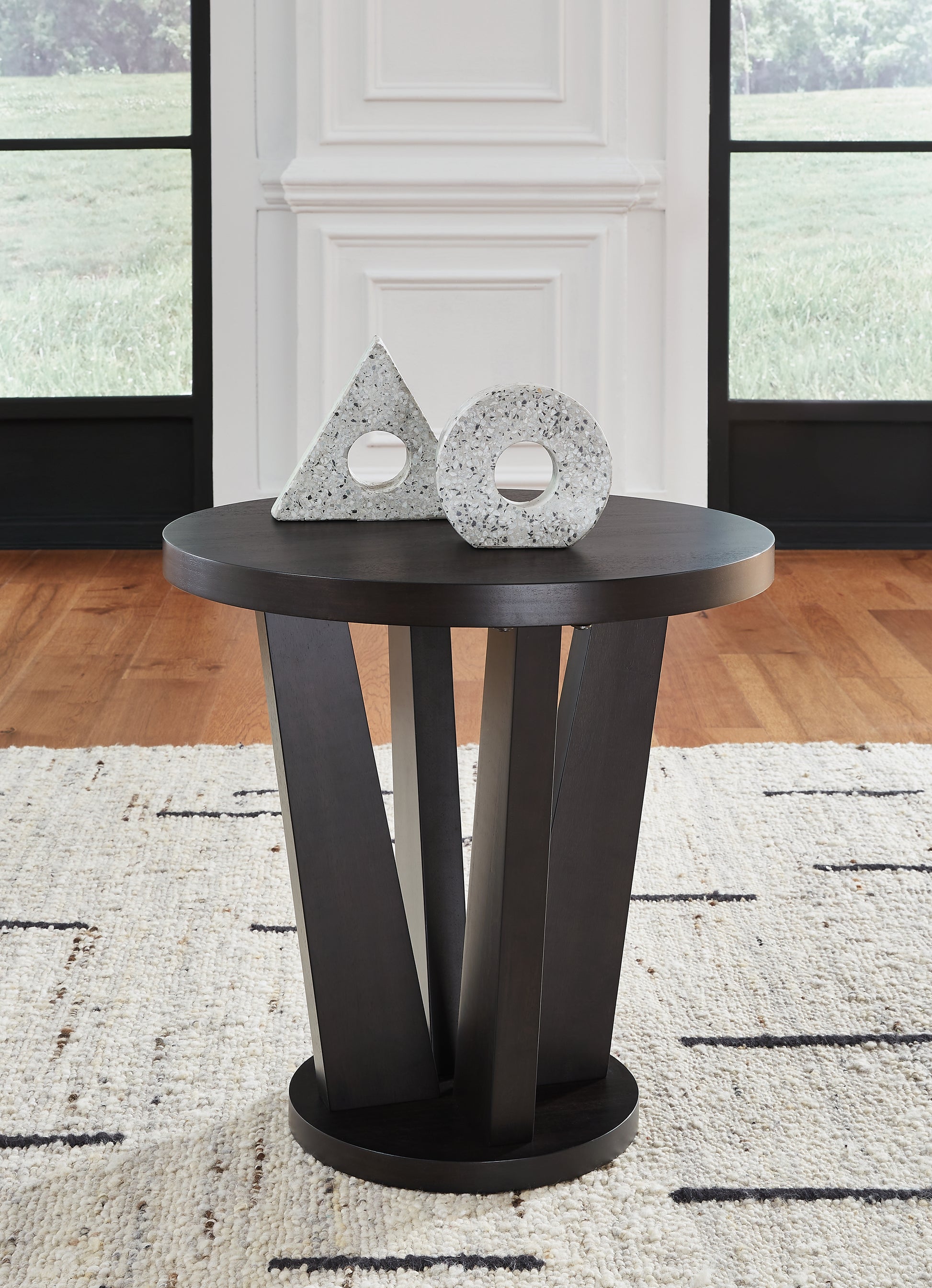 Bradenton Furniture Outlet - Ashley Furniture - Chasinfield End Table - Round End Table / Dark Brown - T458-6