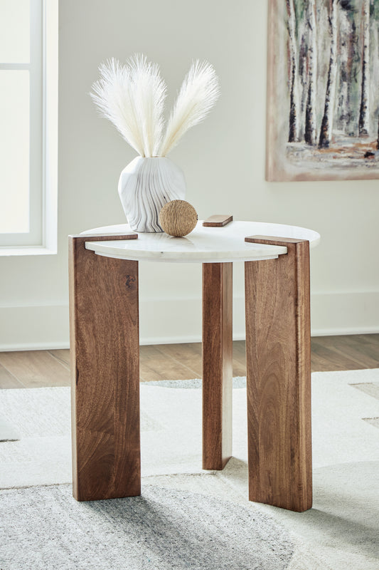 Bradenton Furniture Outlet - Ashley Furniture - Isanti End Table - Square End Table / Light Brown/White - T662-3