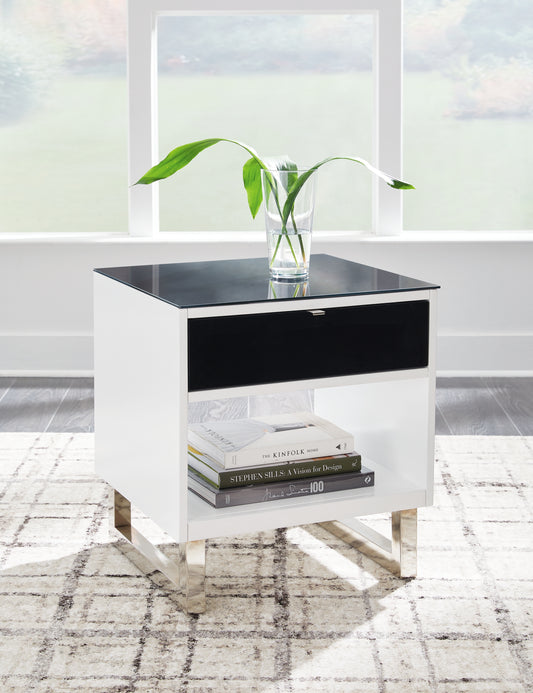 Bradenton Furniture Outlet - Ashley Furniture - Gardoni End Table - Rectangular End Table / White/Black - T756-3