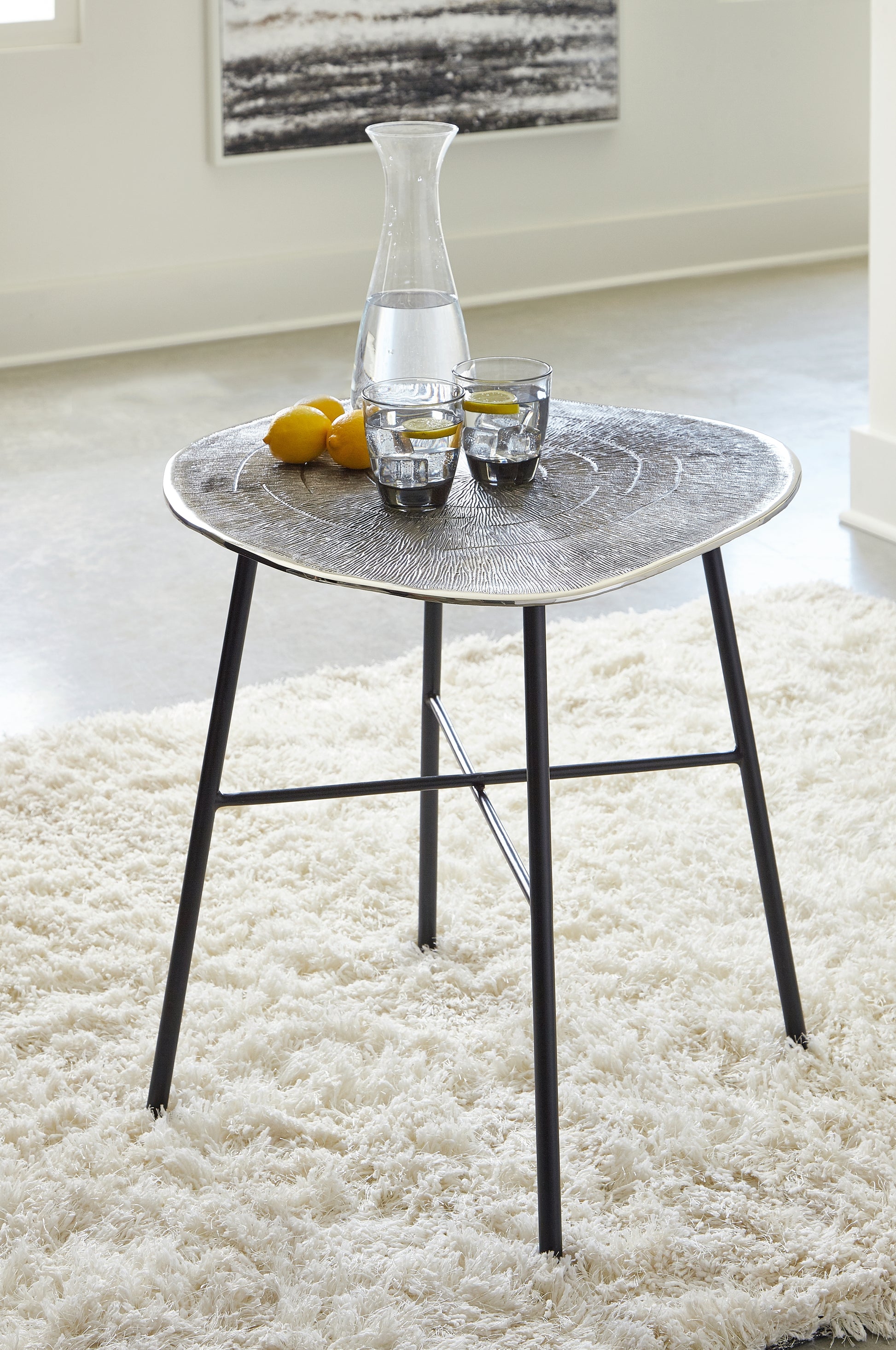Bradenton Furniture Outlet - Ashley Furniture - Laverford End Table - Round End Table / Chrome/Black - T836-6